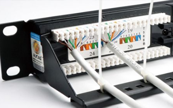 卓霆機(jī)房(fáng)設備機(jī)櫃理(lǐ)線施工(gōng)原則及方案